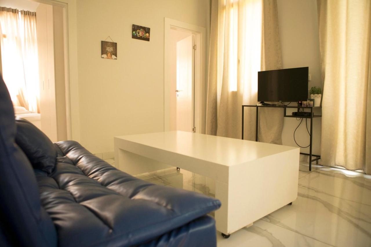 Bauhaus Stylish Apartments - By Bookiz เทลอาวีฟ ภายนอก รูปภาพ