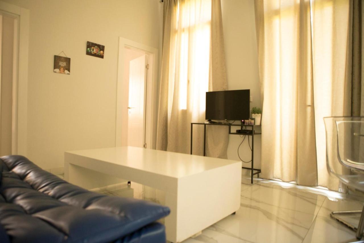Bauhaus Stylish Apartments - By Bookiz เทลอาวีฟ ภายนอก รูปภาพ