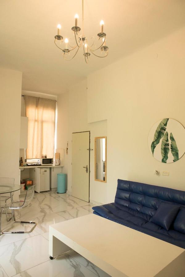 Bauhaus Stylish Apartments - By Bookiz เทลอาวีฟ ภายนอก รูปภาพ