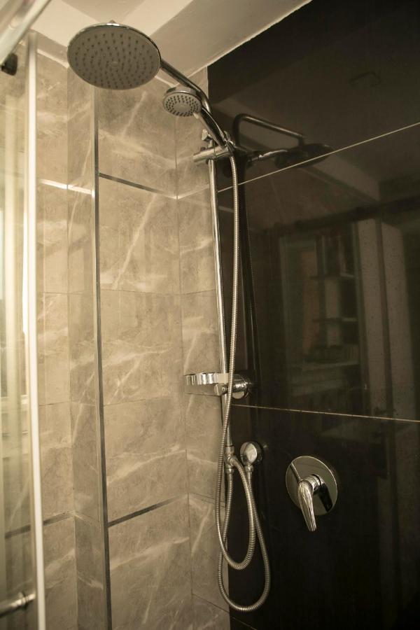 Bauhaus Stylish Apartments - By Bookiz เทลอาวีฟ ภายนอก รูปภาพ