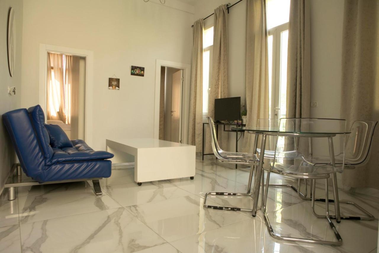 Bauhaus Stylish Apartments - By Bookiz เทลอาวีฟ ภายนอก รูปภาพ