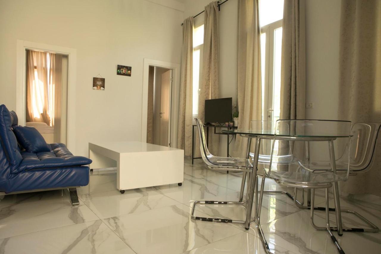 Bauhaus Stylish Apartments - By Bookiz เทลอาวีฟ ภายนอก รูปภาพ